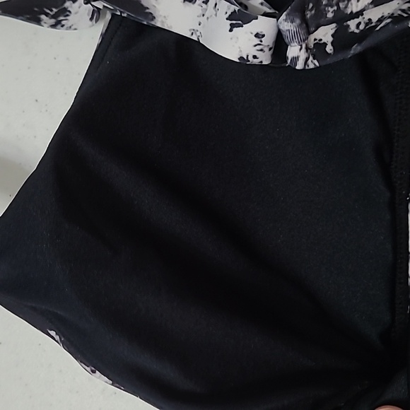 NovaSport Black & White Marbled Sports Bra size Large - Picture 5 of 6